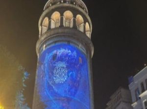 Galata Kulesi'nde Sıfır Atık Haftası ile ilgili ışık gösterisi