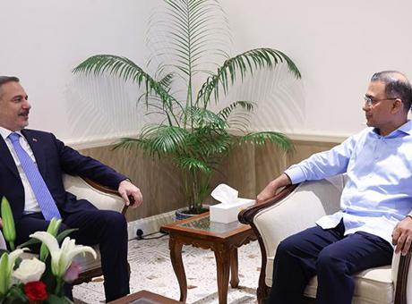 Dışişleri Bakanı Hakan Fidan, Bangladeş Başbakanı Rahman ile görüştü