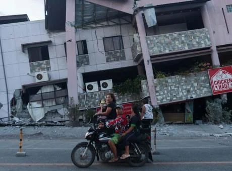 7,8 büyüklüğündeki depremde ölü sayısı 45'e yükseldi! Filipinler'de acı olay