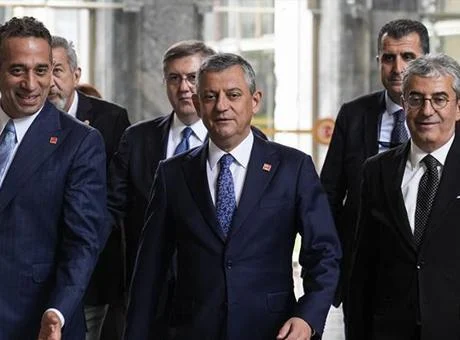 SON DAKİKA CHP HABERLERİ: Özgür Özel ve ekibi CHP PM'den istifa etti