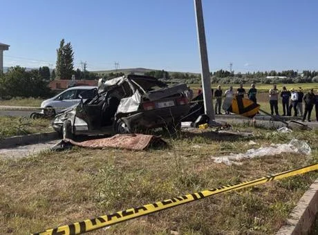 Kayseri'de feci kaza! 3 kişi öldü, 5 kişi yaralandı