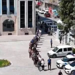 Telefonundaki bilgiler her şeyi ele verdi! Kütahya'daki uyuşturucu operasyonunda 28 gözaltı