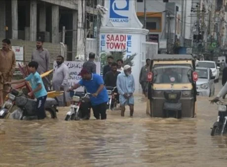 Pakistan’da can pazarı! Şiddetli yağışlar sonrası 7 ölü, 33 yaralı
