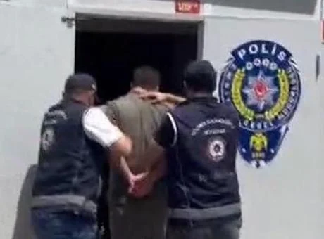 İstanbul Havalimanı'nda nefes kesen operasyon! Interpol'ün aradığı isim kıskıvrak yakalandı