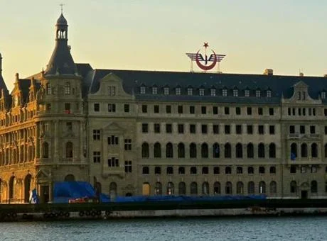 Haydarpaşa'da iskeleler kalktı, tarihi cephe gün yüzüne çıktı