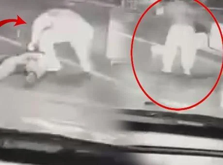 Yumruk darbesiyle ölen taksicinin son anları kamerada! Yeni görüntüler ortaya çıktı