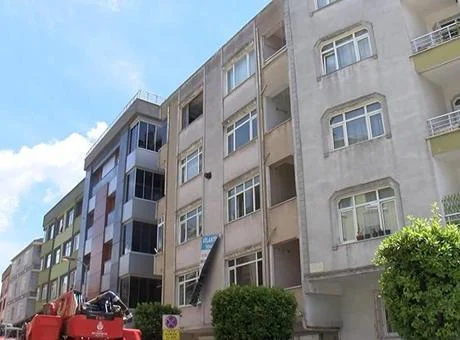 Güngören’de kentsel dönüşüm yapılan binada patlama: 3 yaralı