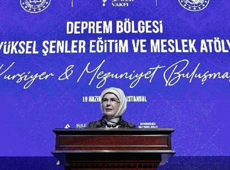 Emine Erdoğan, Şule Yüksel Şenler Vakfı’nın ‘Deprem Bölgesi Kursiyer ve Mezuniyet Buluşması’na katıldı