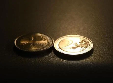 Cebinizde servet taşıyor olabilirsiniz! Hatalı basılan paranın değeri dudak uçuklatıyor