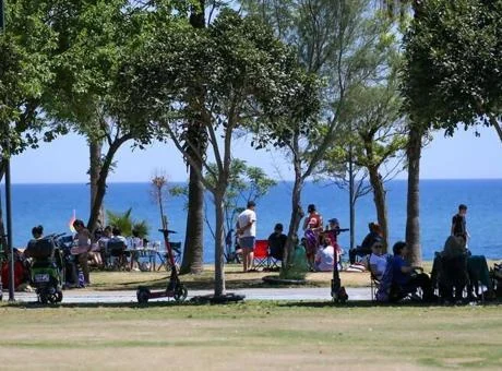 Türkiye’de hava ikiye bölünecek! Meteoroloji haritayı güncelledi: Bir tarafta sağanak, diğer tarafta kavurucu sıcak