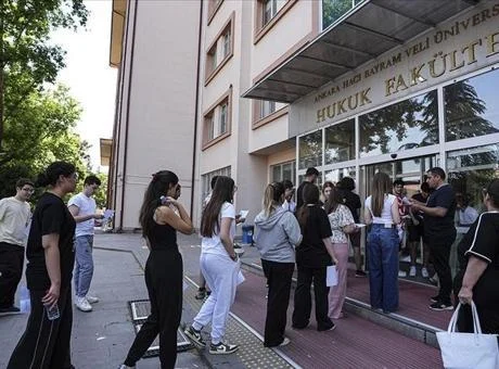 YKS 2026’da ikinci gün heyecanı! AYT başladı: Milyonlarca aday ter dökecek