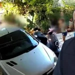Kapı gıcırtısından rahatsız olan öfkeli komşu dehşet saçtı! Çocuklarının gözü önünde vurulan baba gözyaşlarıyla uğurlandı