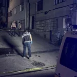 Kahve masasında başlayan tartışma sokağa taştı! Silahı çekip dehşet saçtı: 2 yaralı