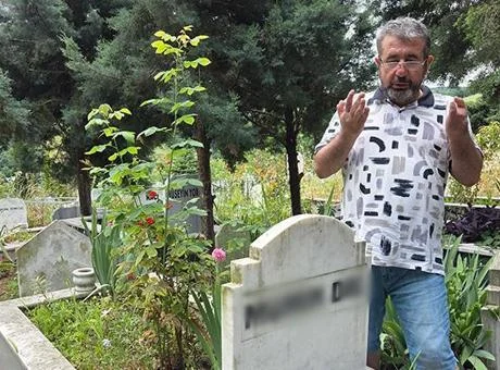 Kiracısına 4 Aydır Ulaşamayan Ev Sahibi Mezarlıkta Dert Yandı
