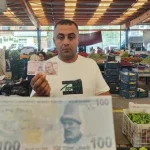 Adana’da gizemli aşk mesajı! Paraların üzerindeki yazı herkesi şaşırttı: Şimdi herkes Ömer ile Özge’yi arıyor