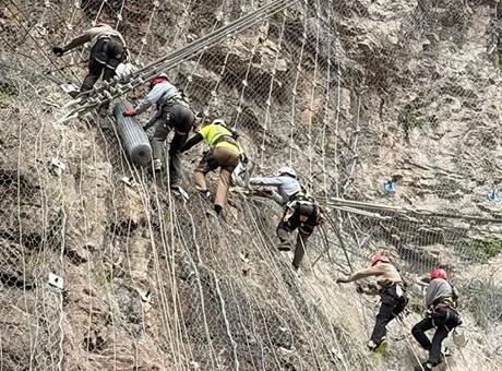 Sümela’nın güvenliği için dağcılar gece gündüz çalıştı