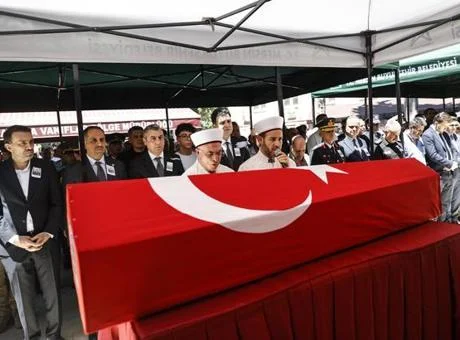 Şehit Piyade Astsubay Kıdemli Başçavuş Şahin’in cenazesi Mersin’de defnedildi