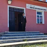 Bu okulun tek öğrencisi var! 3. sınıf öğrencisi İlayda karne aldı: Öğretmenden duygulandıran hediye