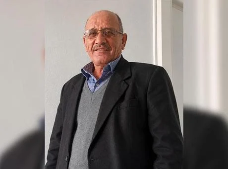 Evinin önünde kabusu yaşadı! Gördüğü arı hayatına mal oldu