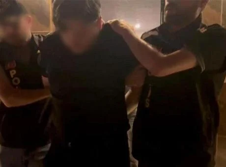 Kırmızı bültenle aranan uyuşturucu kaçakçısı Mersin’de yakalandı