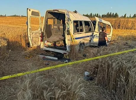 Silivri’de minibüs devrildi: 2 kişi öldü, 10 kişi yaralandı