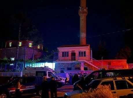 Kayseri’de camide çifte cinayet! Namazı bekleyenlere bıçakla saldırdı: 2 ölü