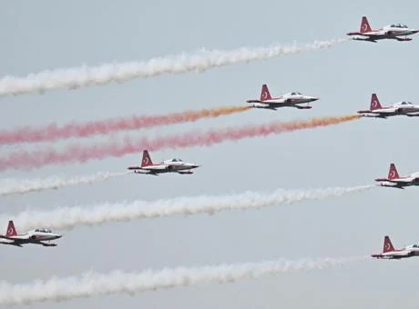 Türk Yıldızları Belçika’da nefes kesti! En uzun gösteriye imza attı