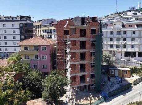 Çekmeköy’deki ‘eğri bina’ iddiasında gerçek ortaya çıktı! Belediye Başkanı yerinde inceledi