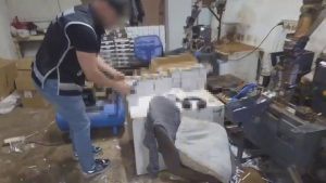 Kaçak tütün ticareti yapan şebekeye operasyon: 22 gözaltı