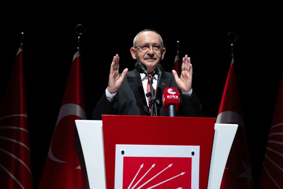 CHP’de gözler saat 13.00’te: Gündem ihraç kararları ve kurultay