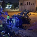 Sıkıştırılan otomobil takla attı. 4 kişi yaralandı, sürücü firarda