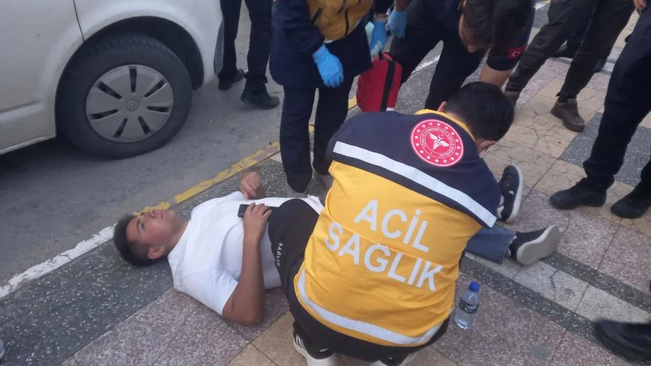 ‘Neden yan baktın?’ tartışmasında bıçakla yaralandı