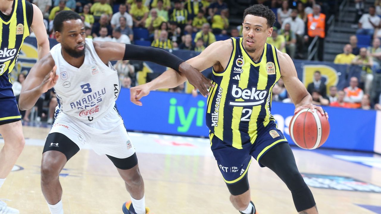 Fenerbahçe seride 2-0 öne geçti