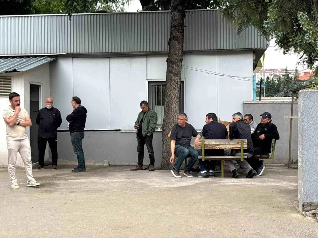 Akranının bıçaklayarak öldürdüğü 16 yaşındaki çocuğun babası feryat etti: "Benim ciğerim yanıyor, bitmiş haldeyim"