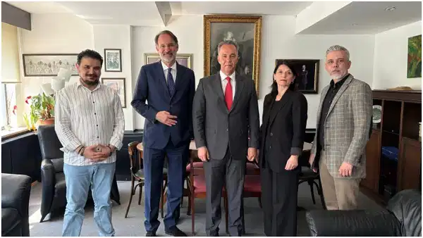 Yunanistan İstanbul Başkonsolosu'ndan Cumhuriyet gazetesine ziyaret