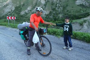 Emekli öğretmen bisikletle 80 ili gezdi