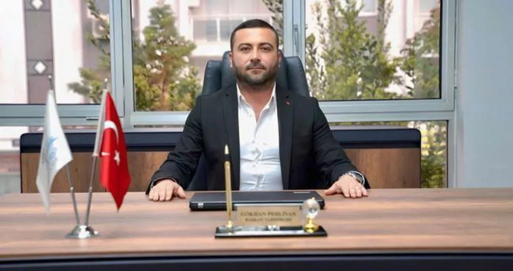 Gökhan Pehlivan kimdir? Seferihisar Belediyesi Başkan Yardımcısı Gökhan Pehlivan kaç yaşında, nereli, evli mi?