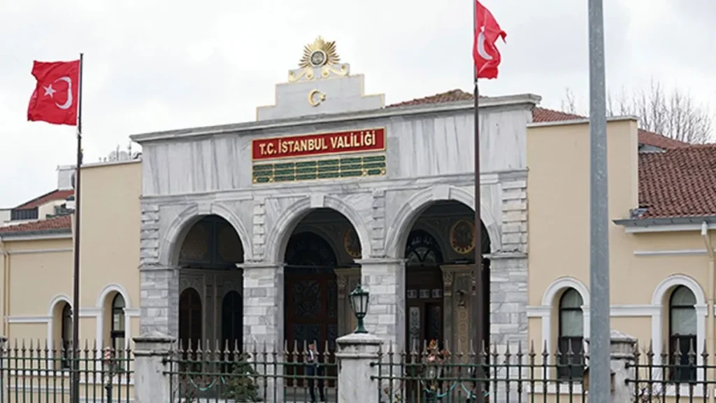 İstanbul Valiliği’nden Yangın Tedbiri: Ana Arterlerde Kuru Ot Temizliği Zorunlu