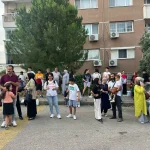 Milyonlarca öğrenci LGS'de ter döktü: Veliler okul önlerinde heyecanla bekledi