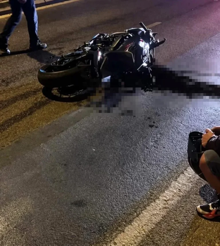 İzmir'de motosiklet kazası: Sürücü hayatını kaybetti