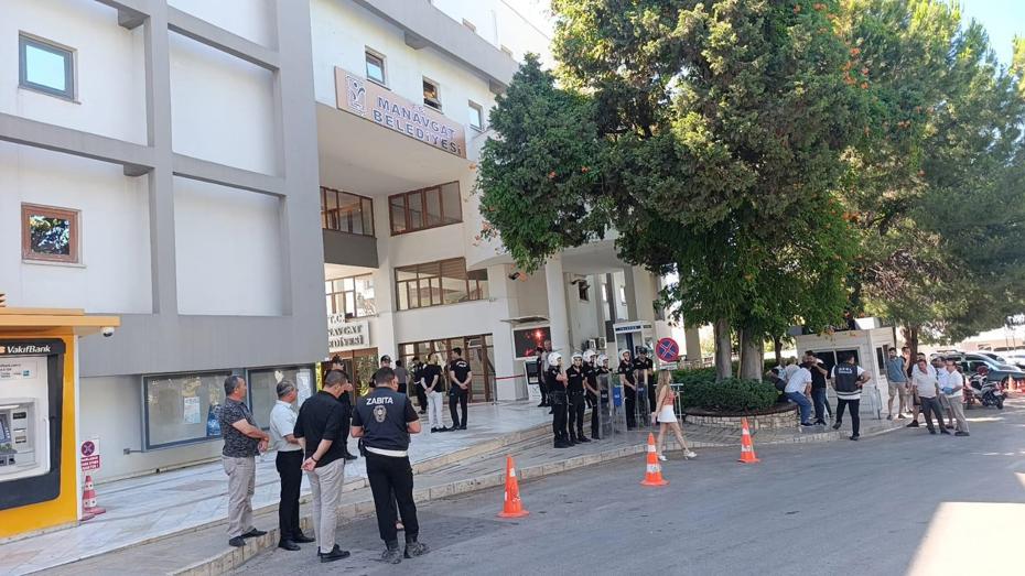 Manavgat Belediyesi operasyonu: İki müdür ve bir iş insanı gözaltında
