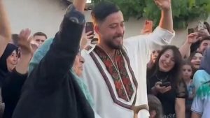 Ünlü DJ Mahmut Orhan köyünde konser verdi