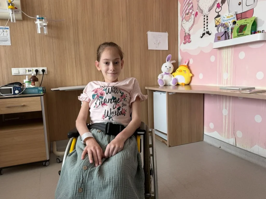 Skolyoz hastası Süheyda, dik duruşa kavuştu