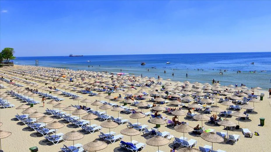 İBB plajlarında sezon açıldı. İstanbullular 14 plajda denize girebilecek