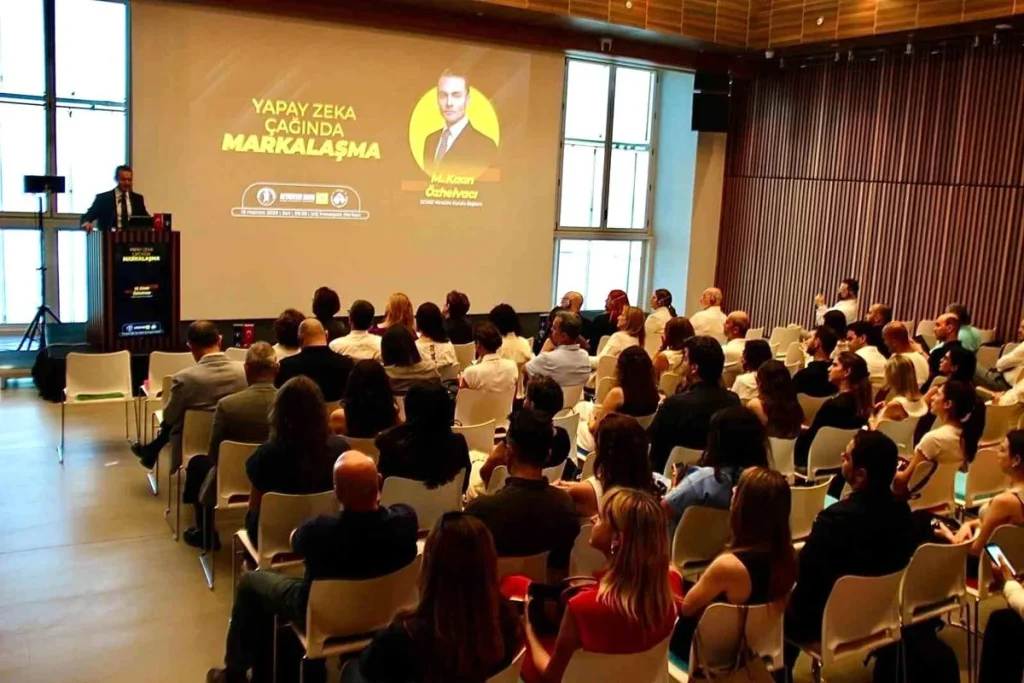 Yapay zeka çağında markalaşma İzmir'de masaya yatırıldı