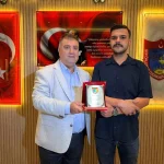 Yardımsever taksiciye plaket