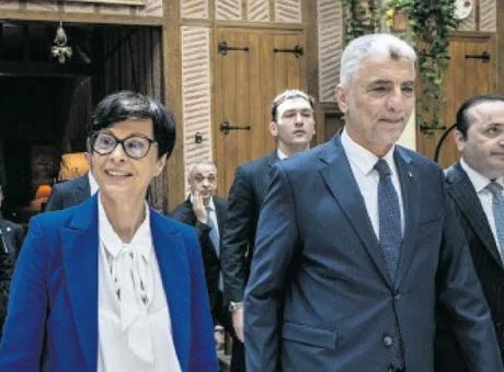 Bolat, Kos ile vize görüştü