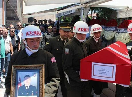 Kaza şehidi uzman çavuş Abdurrahman Hilal’e veda