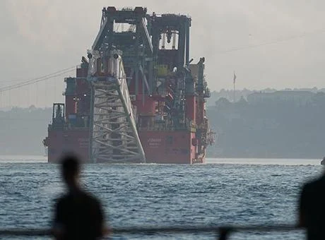 JSD6000 Platformu İstanbul Boğazı’ndan Geçti: 215 Metrelik Dev Geçiş