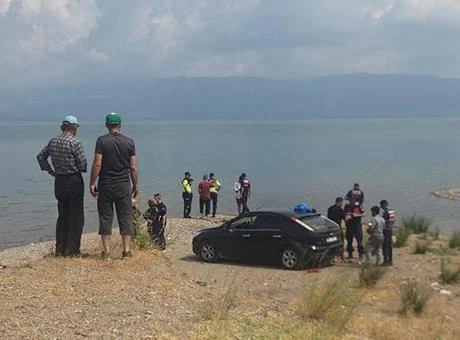 İznik Gölü’nde Kaybolan İki Genç Cansız Bedenleri Bulundu